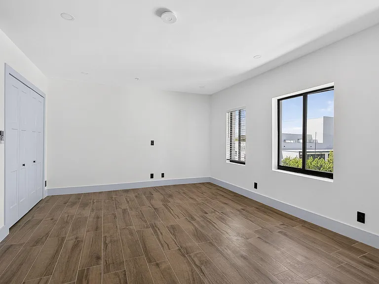 2032 N Dixie Hwy #11 — Photo 9