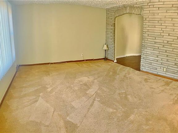 2nd image of 3413 Pine Ave