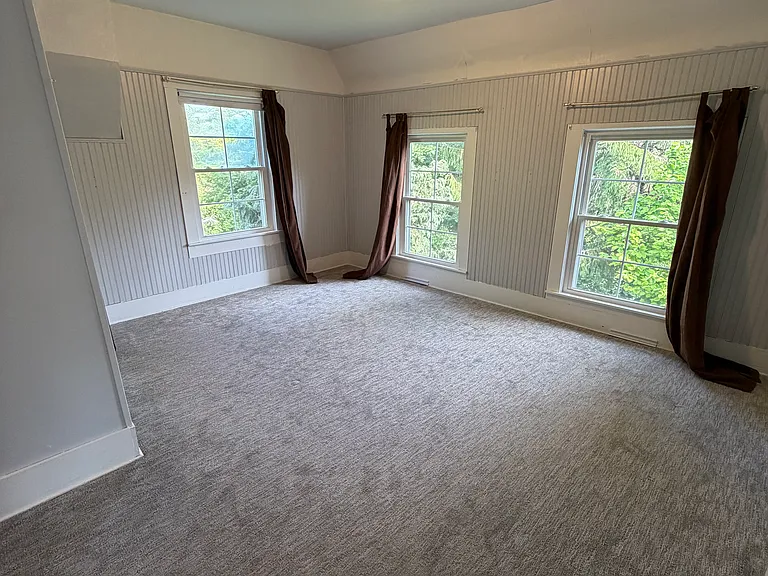 W235N8019 Woodside Rd — Photo 17