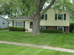 37284 N Grandwood Dr, Gurnee, IL 60031