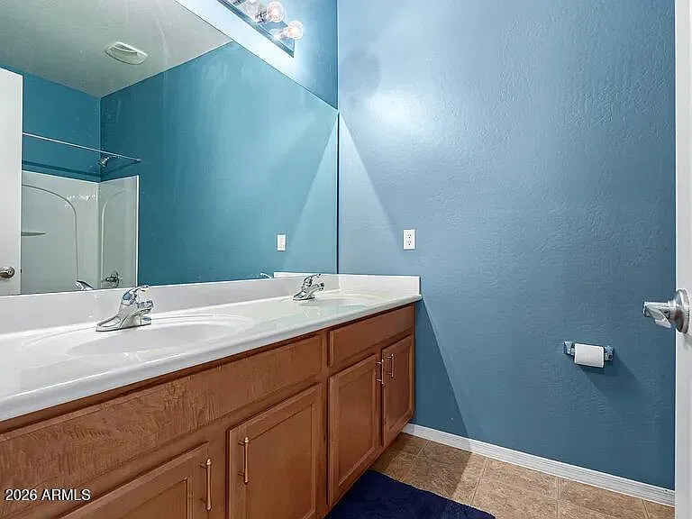 2310 W Spur Dr — Photo 2