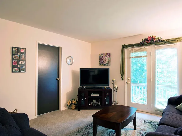 16 Mill Creek Dr — Photo 7