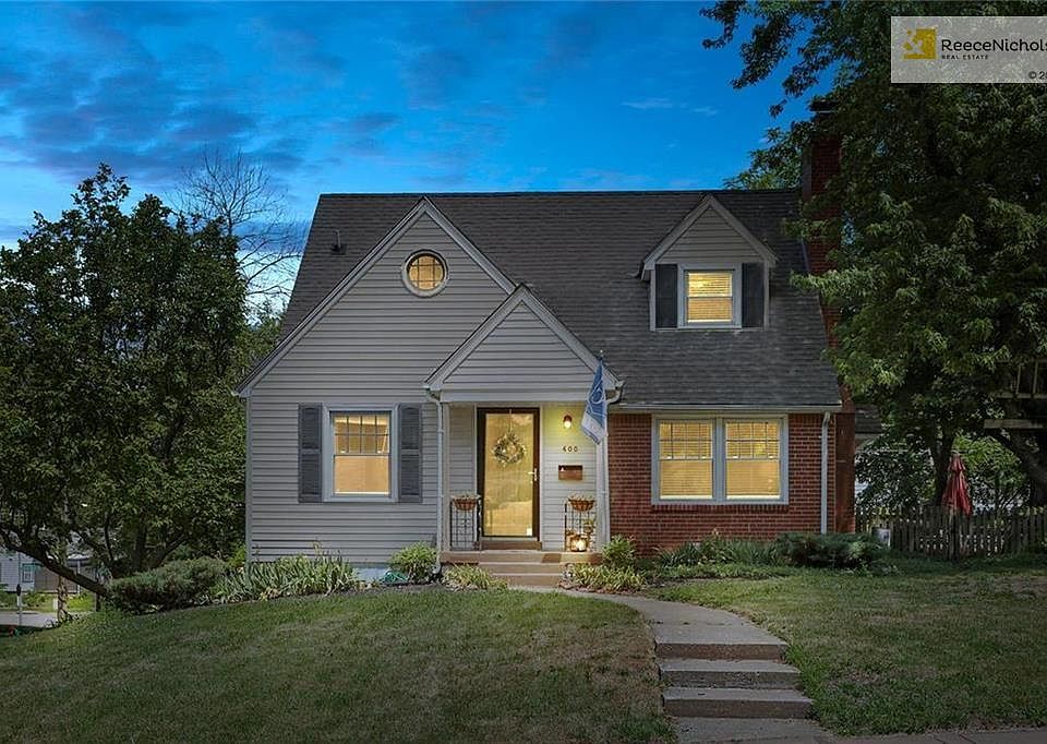 Just the picture-perfect Brookside home!