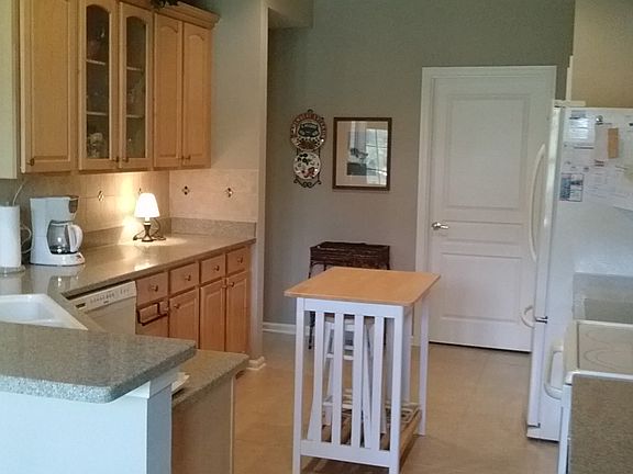 Door to laundry then garage