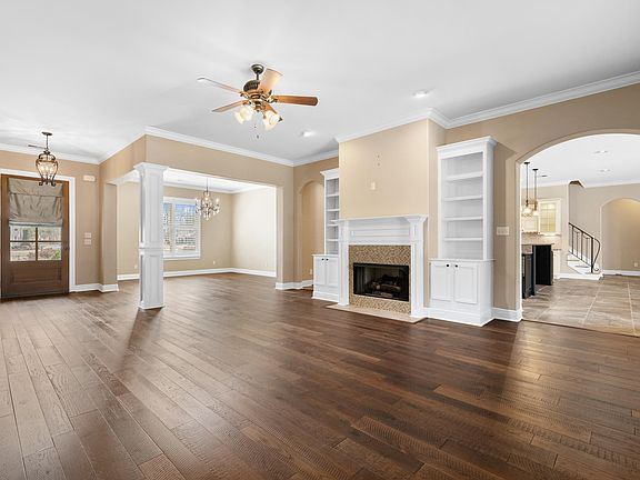 5th image of 25 Riversedge Cv N