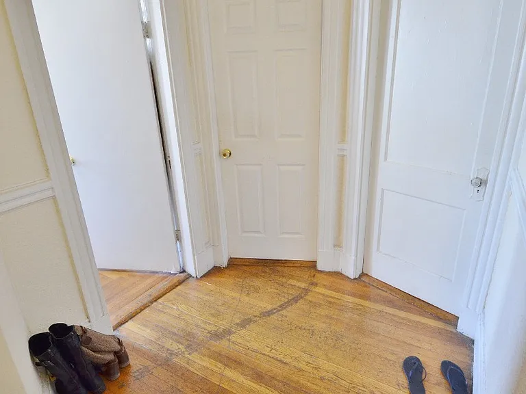56 Queensberry St #4 — Photo 10