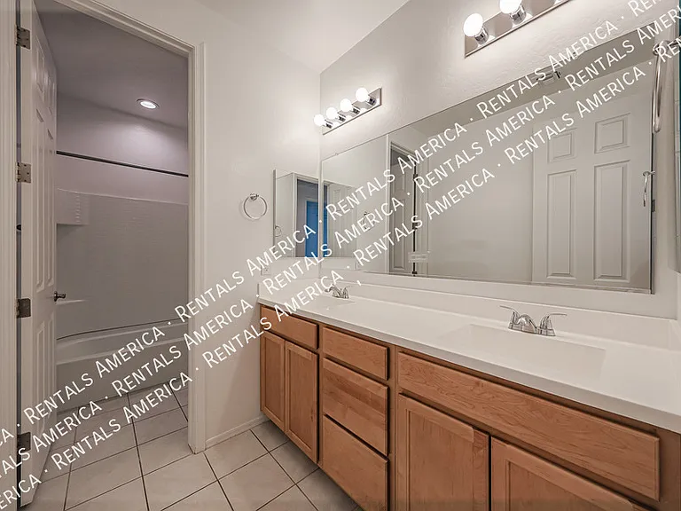 7513 W Illini St — Photo 19