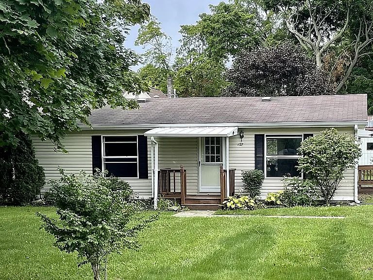 1st image of 127 Wright St