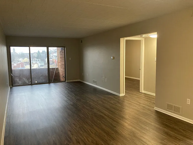 128 Stamm Avenue — Photo 10