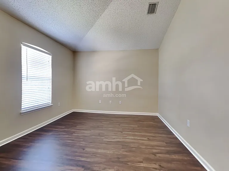 8724 Springtree Rd — Photo 10