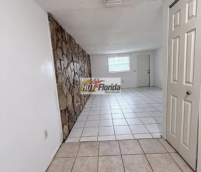 1003 Wildflower St #B — Photo 9