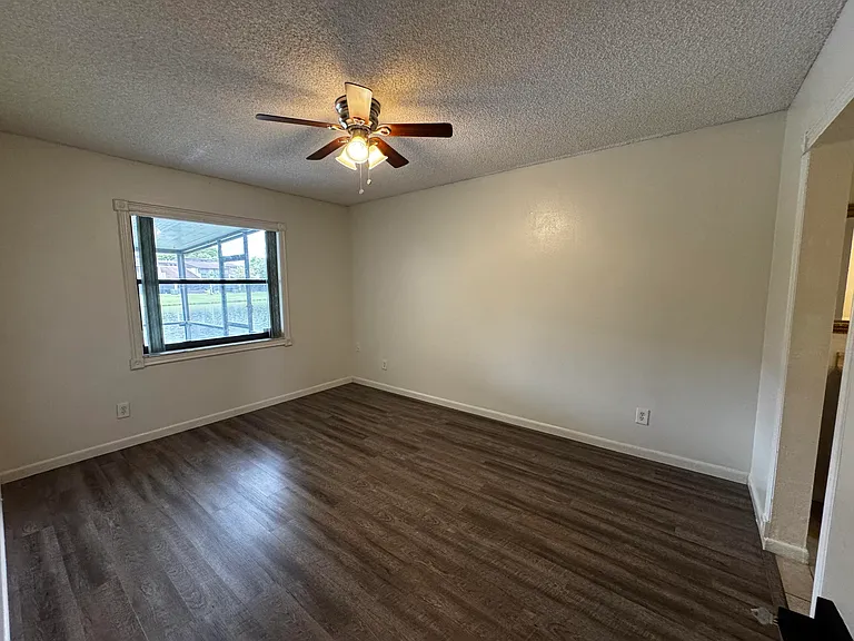 3831 SW 69th Ave — Photo 13