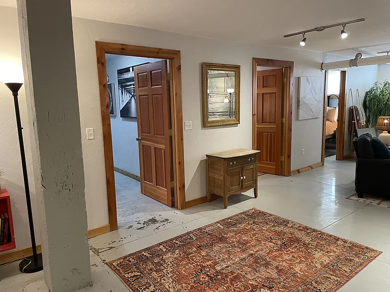 418 W Callender St #4 — Photo 27