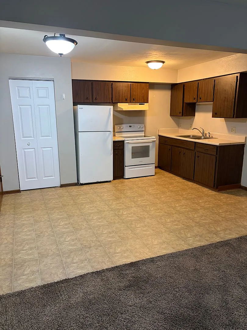 Sunnyside Apts LLC — Photo 1