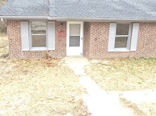 1960 Glenwick Dr, Fayetteville, NC 28304