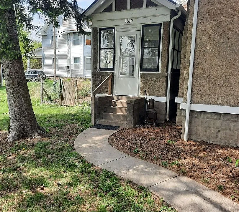 1610 Military Ave