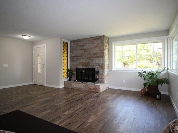 4th image of 715 17th Street Pl NW
