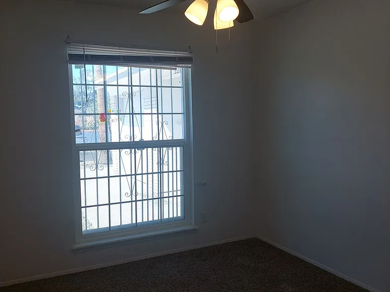 2212 Cumbre Negra St — Photo 20
