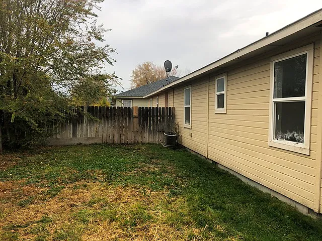1114 SE Freedom Cir — Photo 9