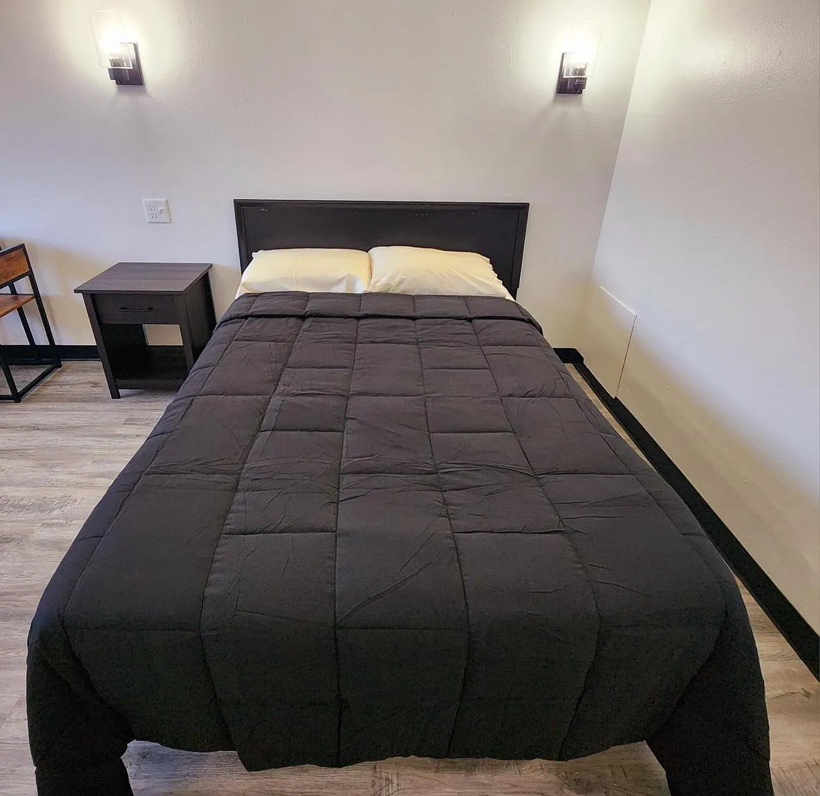 1 bed, 200 sqft, $1,300 — Photo 4