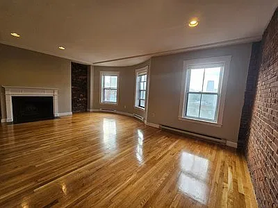 2 bed, 999 sqft, $3,800 — Photo 2