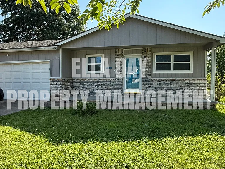 3120 N Applewood Dr — Photo 1