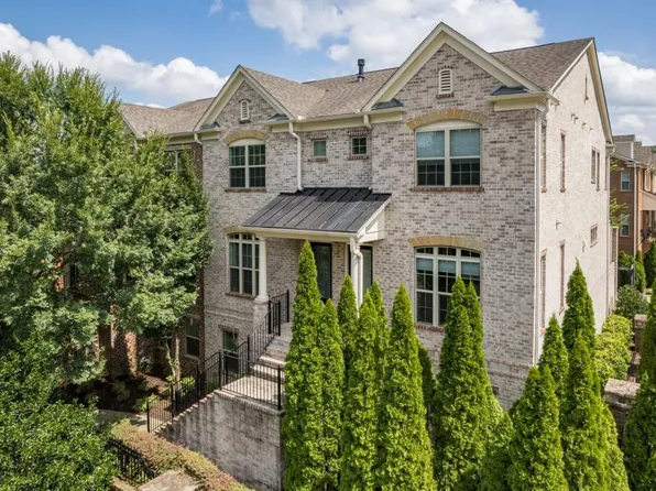 405 Alderwood St, Sandy Springs, GA 30328