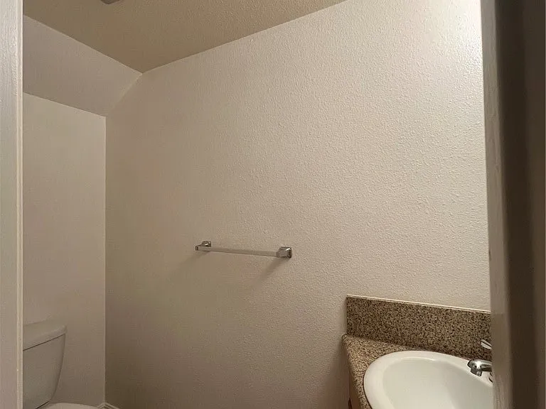 238 Hillcrest Dr — Photo 8