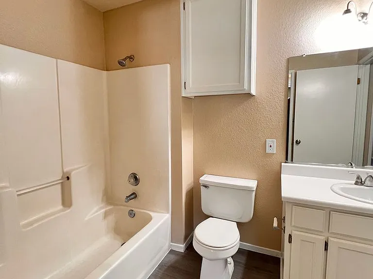 8111 Laborough Dr — Photo 17