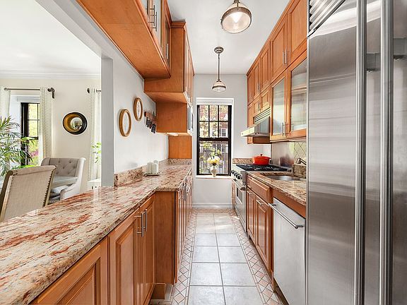 3rd image of 87 Barrow St APT 2G