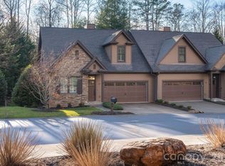 28 Meadow Village Ln, Asheville, NC 28803