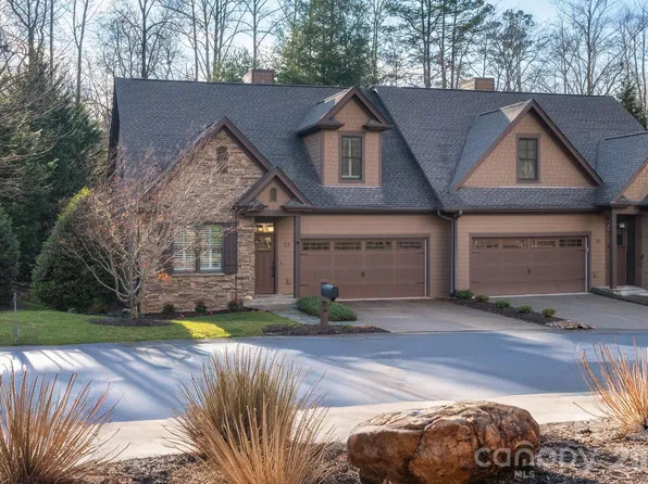 28 Meadow Village Ln, Asheville, NC 28803
