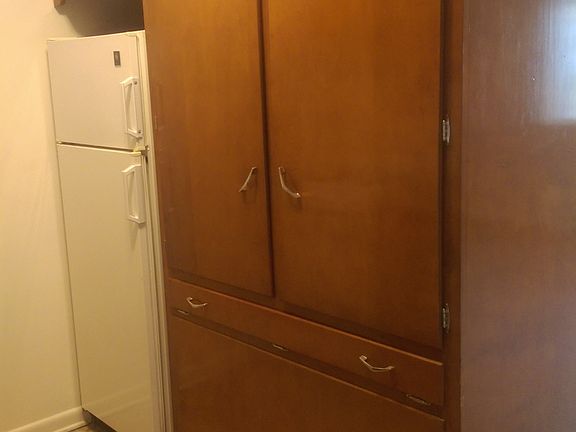 3rd image of 950 Main St APT 11
