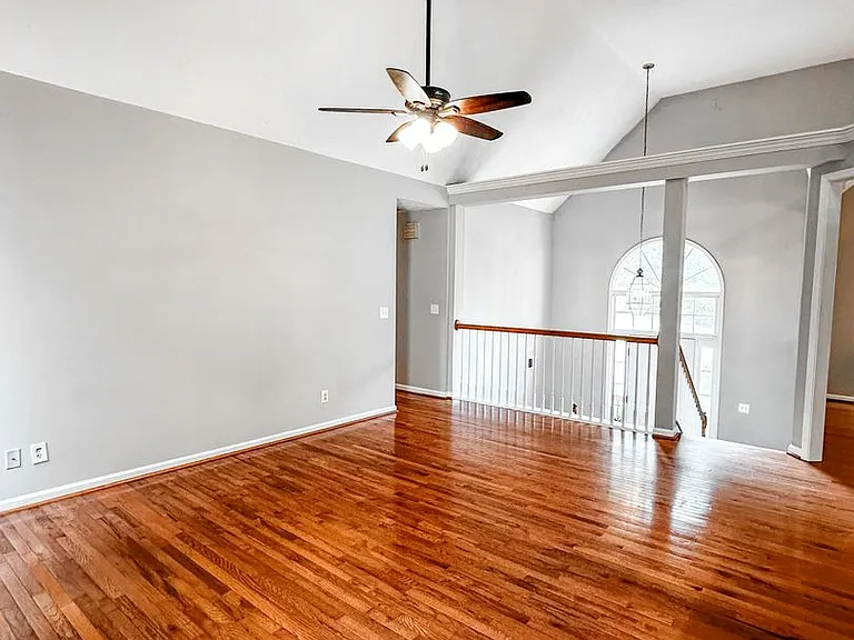 6410 Janton Way — Photo 5