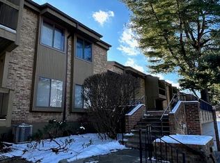 27333 Arborway Rd UNIT 62, Southfield, MI 48033