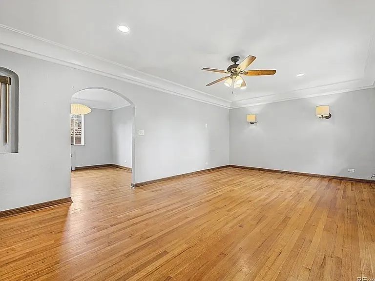 1405 Dexter St — Photo 3