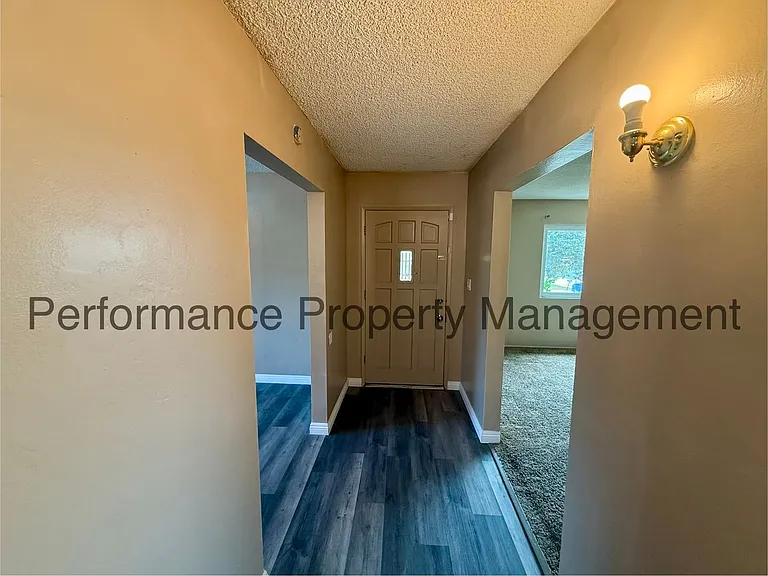 5424 Le Conte Ave — Photo 2