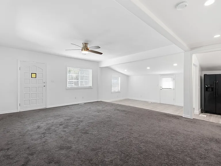 1162 Davis St — Photo 23