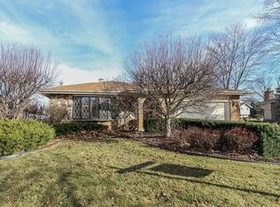 6809 Penner Pl, Downers Grove, IL 60516