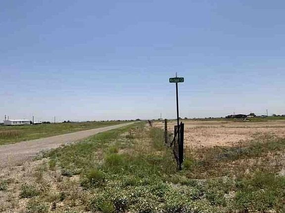 Exterior Neighborhood (street photo)