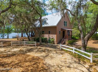 150 Indian Lakes Rd, Hawthorne, FL 32640