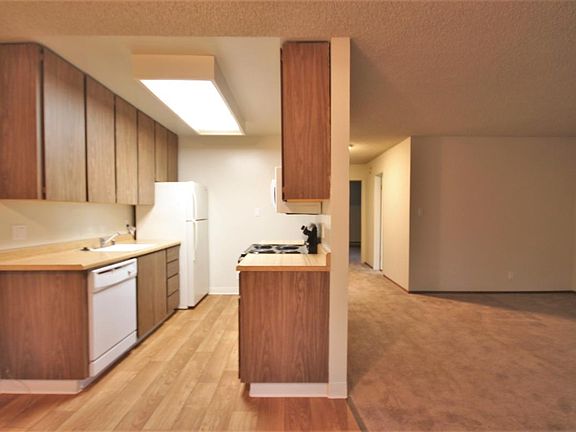 4th image of 505 Cypress Point Dr Unit 104