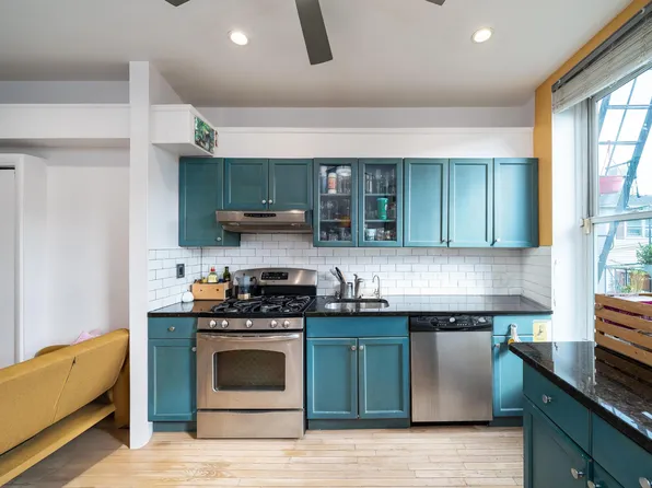 201 Pavonia Avenue image 7 of 21