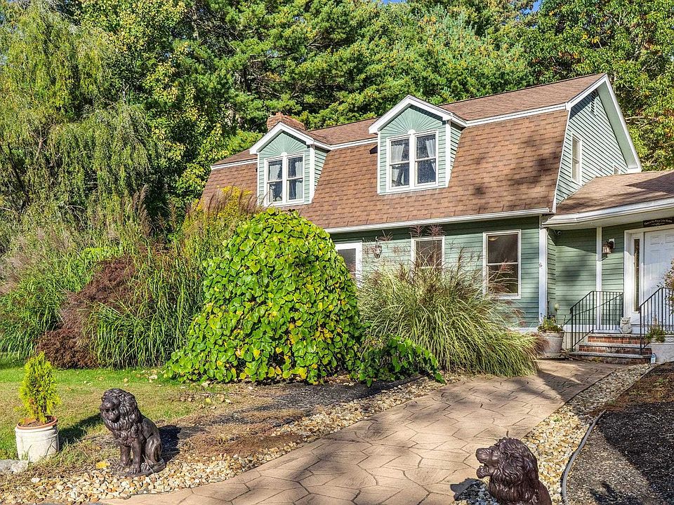 1st image of 125 Lowell Rd
