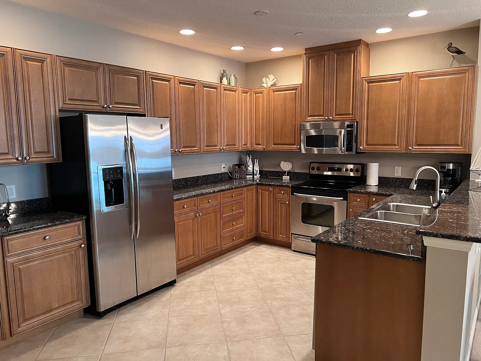 2 bed, 1619 sqft, $4,500 — Photo 2