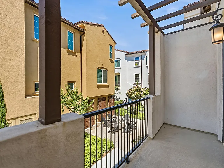 684 Panorama Ln — Photo 17