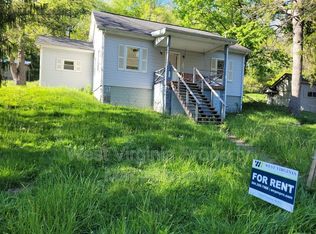 1917 Minden Rd, Oak Hill, WV 25901