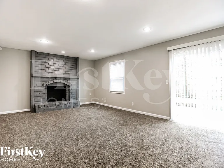 12404 W 100th St — Photo 6