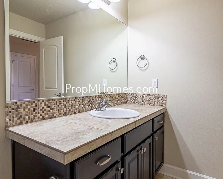 10655 SW Barber St — Photo 17