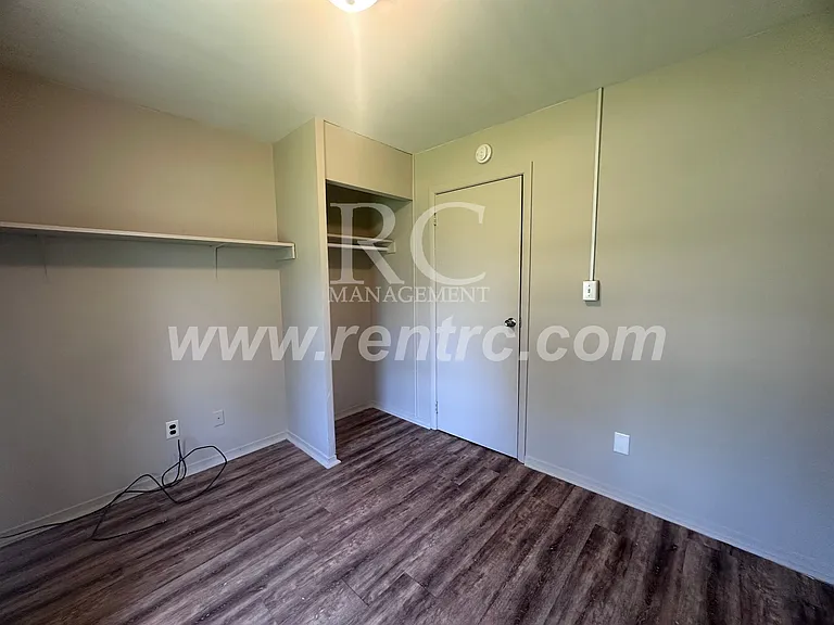 1213 Giddings St — Photo 9